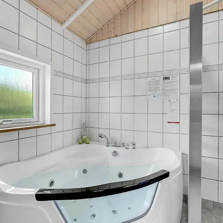 Five-bedroom Tarm With A Fireplace 03