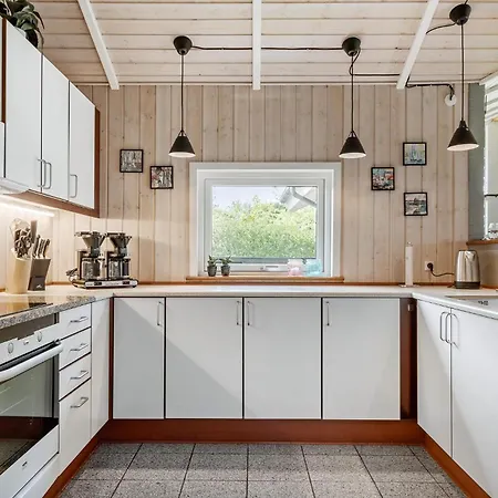 Holiday home Awesome In Tarm With Kitchen Hemmet
