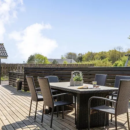 Five-bedroom Tarm With A Fireplace 03